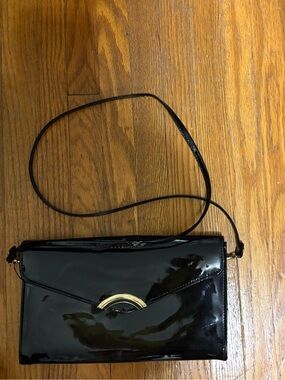 ๐ฅ๐ 2/$15๐๐ฅ vintage patent (faux?) leather 2-way purse/clutch ๐